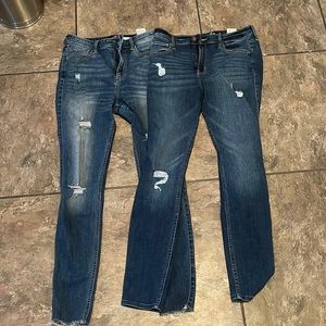 Selling both hollister jeans for the price of one. Size 9 regular. Dark blue